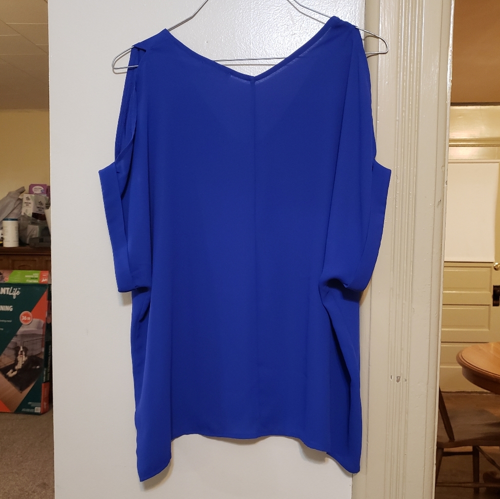 Brand new!! New women's Lush blue cold shoulder short sleeve top size medium - Picture 7 of 7